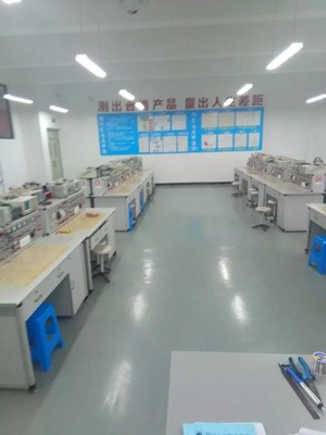 四川三河職業(yè)學院信息工程系實訓室